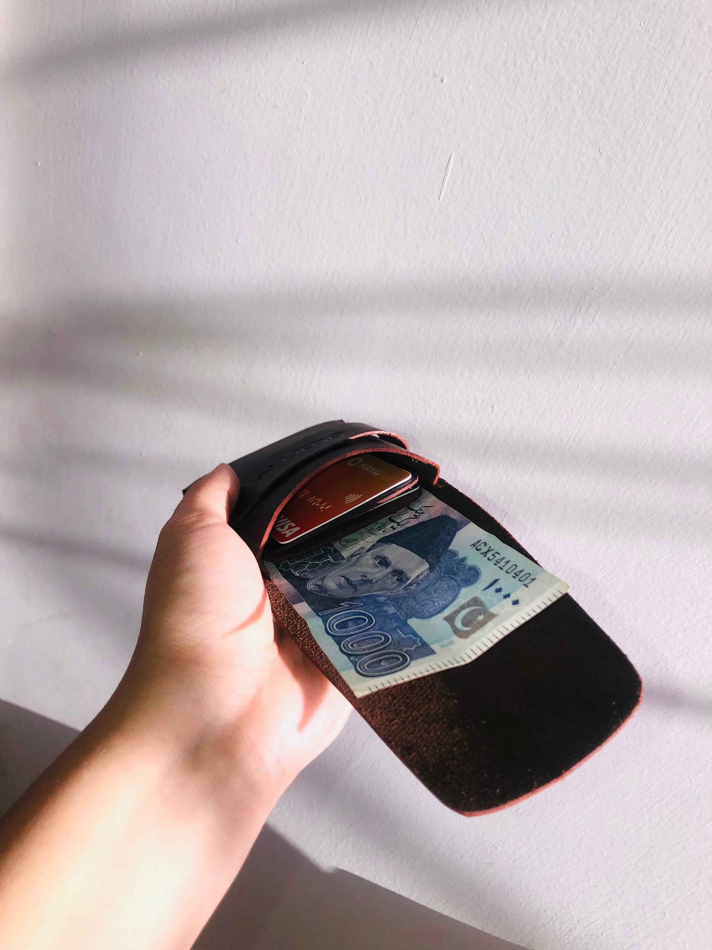 The Titan (BROWN) - Minimal Leather Wallet