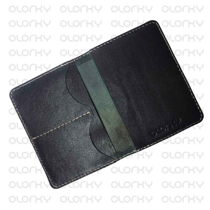 The Travelogue - Black | Leather Passport Cover