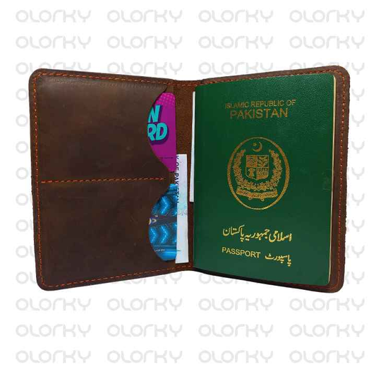 The Travelogue - Rusty Brown | Leather Passport Cover