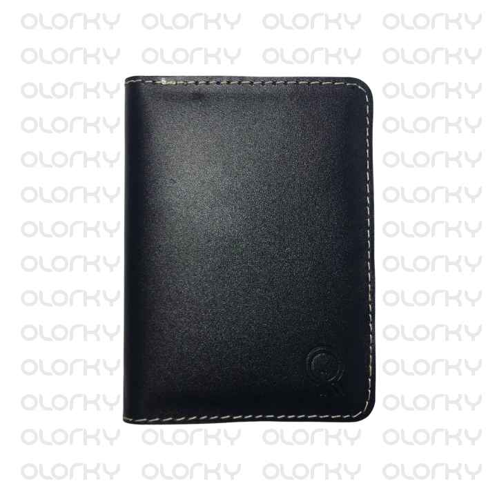 The Travelogue - Black | Leather Passport Cover