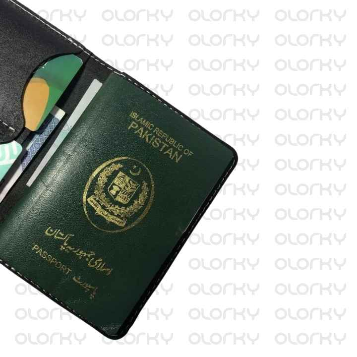The Travelogue - Black | Leather Passport Cover