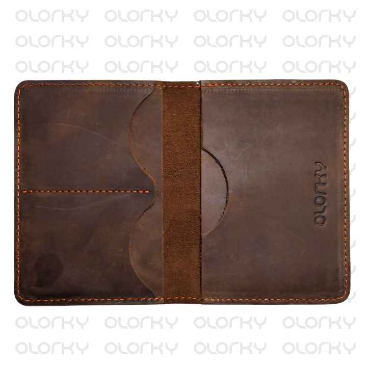 The Travelogue - Rusty Brown | Leather Passport Cover